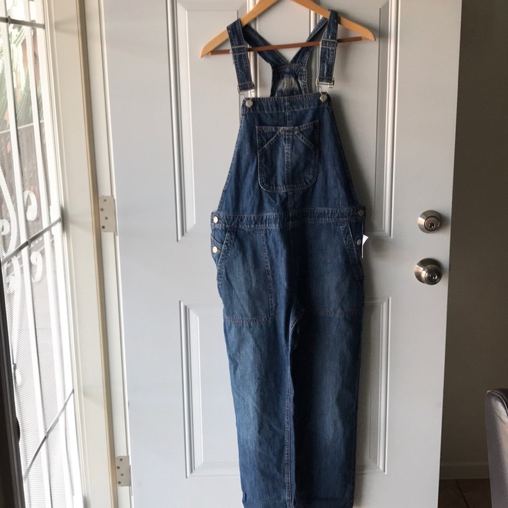 Brand New Gap overalls jean